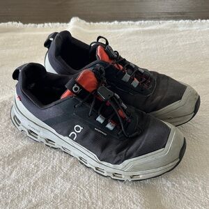 On Cloud Running Men's Black and Gray Athletic Shoes